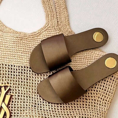 Spring and new flat bottomed leopard print slippers for women's daily wear, summer trend fashion sandals, designer shoes