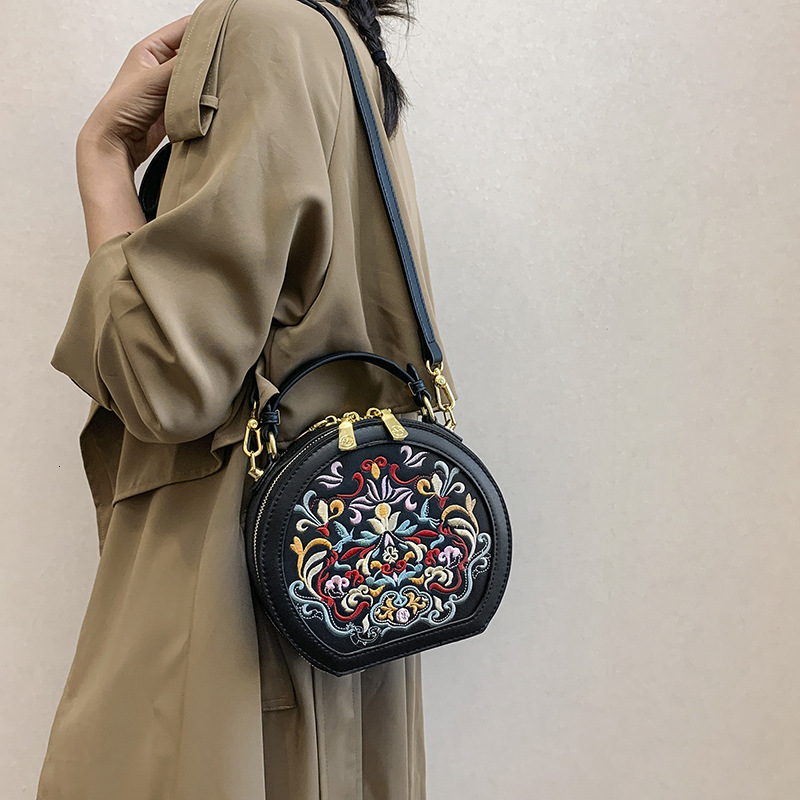 Free Shipping Designer Bag Bag Crossbody For Women In Spring 2025 Embroidered Handbag With High-end Feel, New Chinese Style Fashionable Small Round Ba