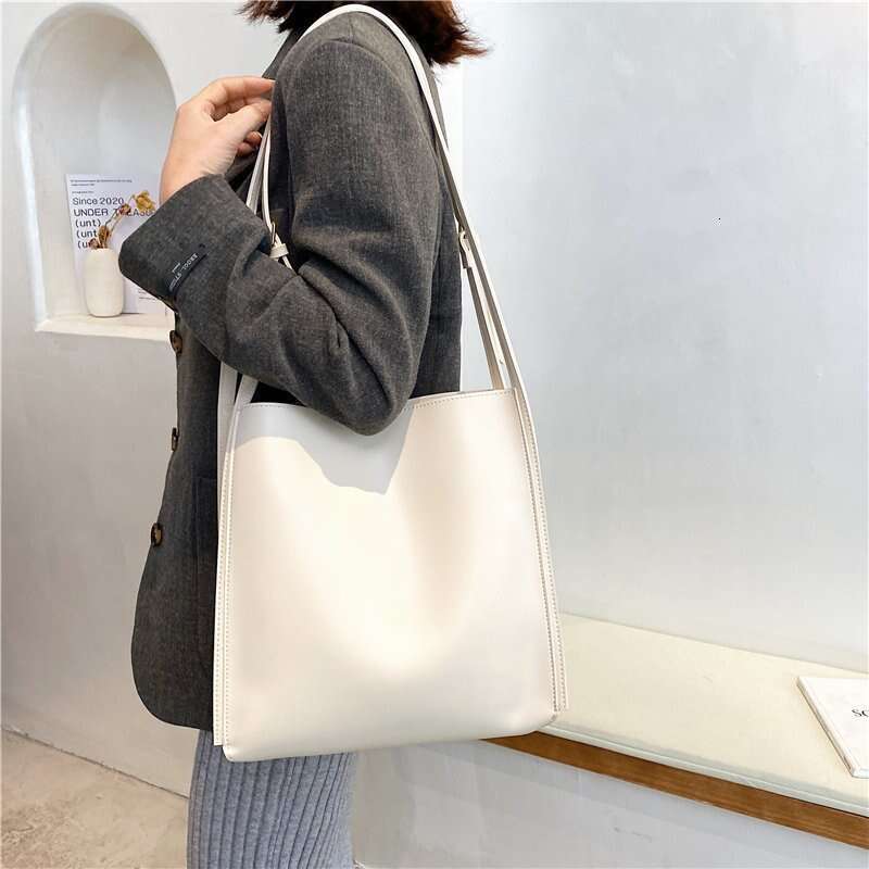 Vintage Minimalist Large Capacity Faux Leather Shoulder Tote Bag