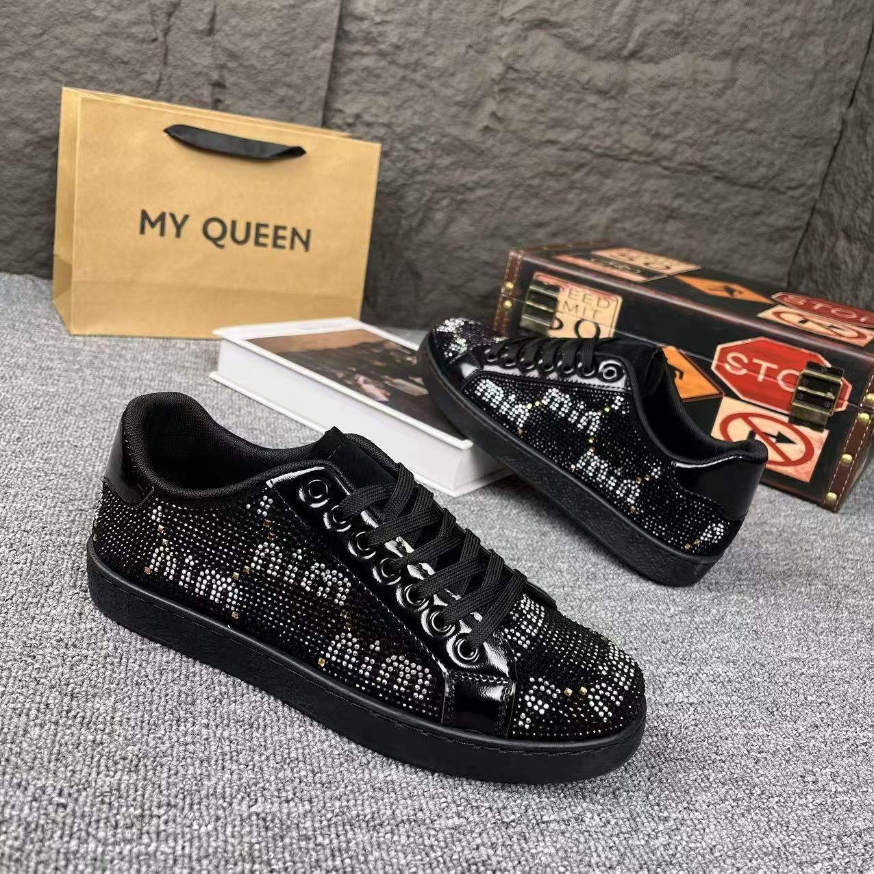 Free shipping: Designer's 2025 summer bestseller, the new black diamond trendy shoes, men's fashionable casual shoes, low-top flat-heeled sn
