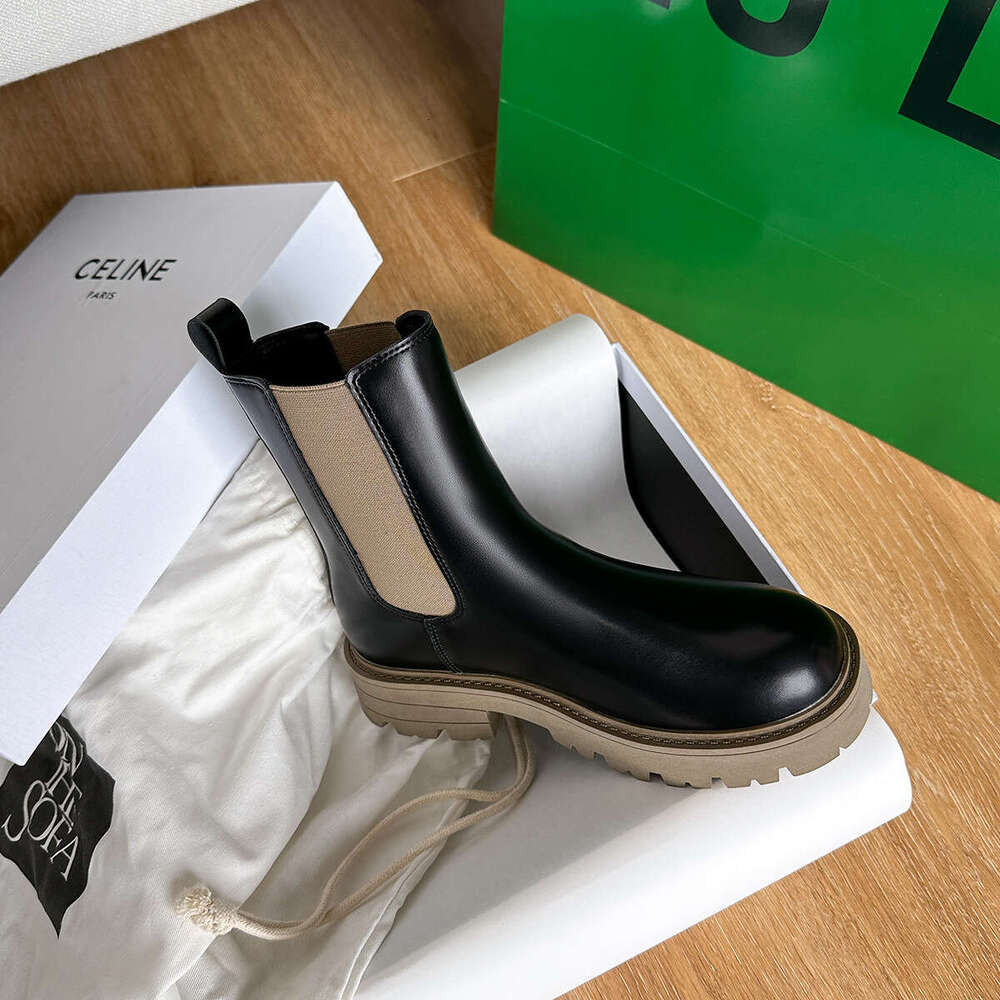 Chelsea short women's thick sole 2024 autumn and winter new British style chimney mid tube internet famous super hot Martin boots women