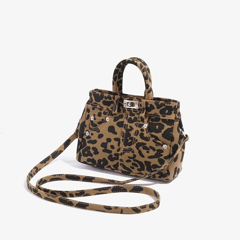High quality brand new free designer bag, casual and fashionable commuting bag, high-end leopard print belt bag, brand new free designer bag