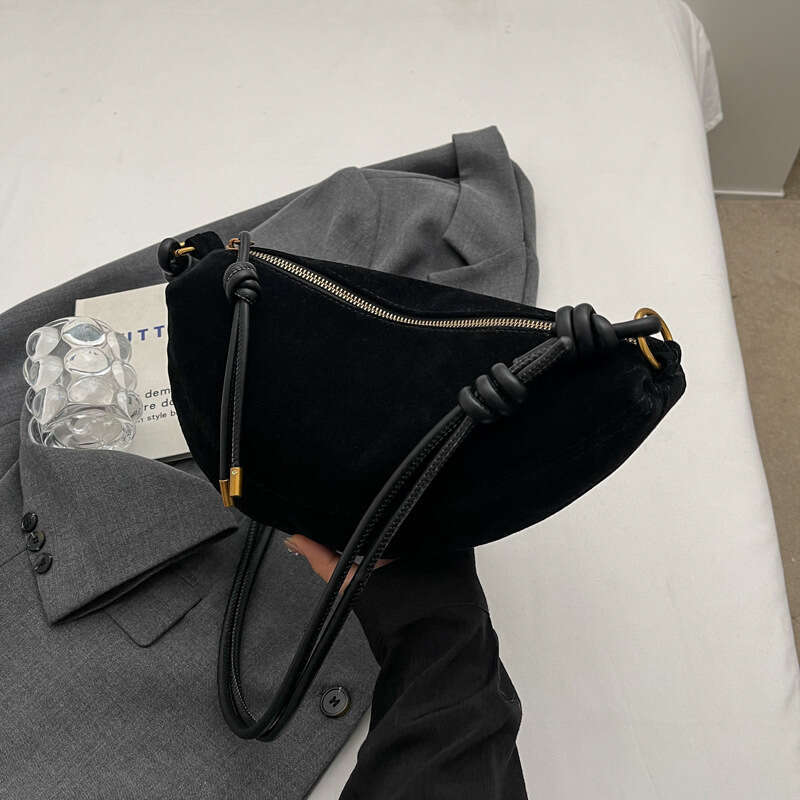 Autumn And Winter Super Popular Niche Suede For Women New Versatile Crossbody Bag, Single Shoulder Armpit Dumpling Bag B5