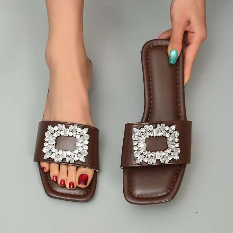Flat Bottomed Rhinestone One-piece Slippers Female Designer Sandals For Wearing Outside 2025 New Popular And Versatile Summer Plus Size Cool Slippers