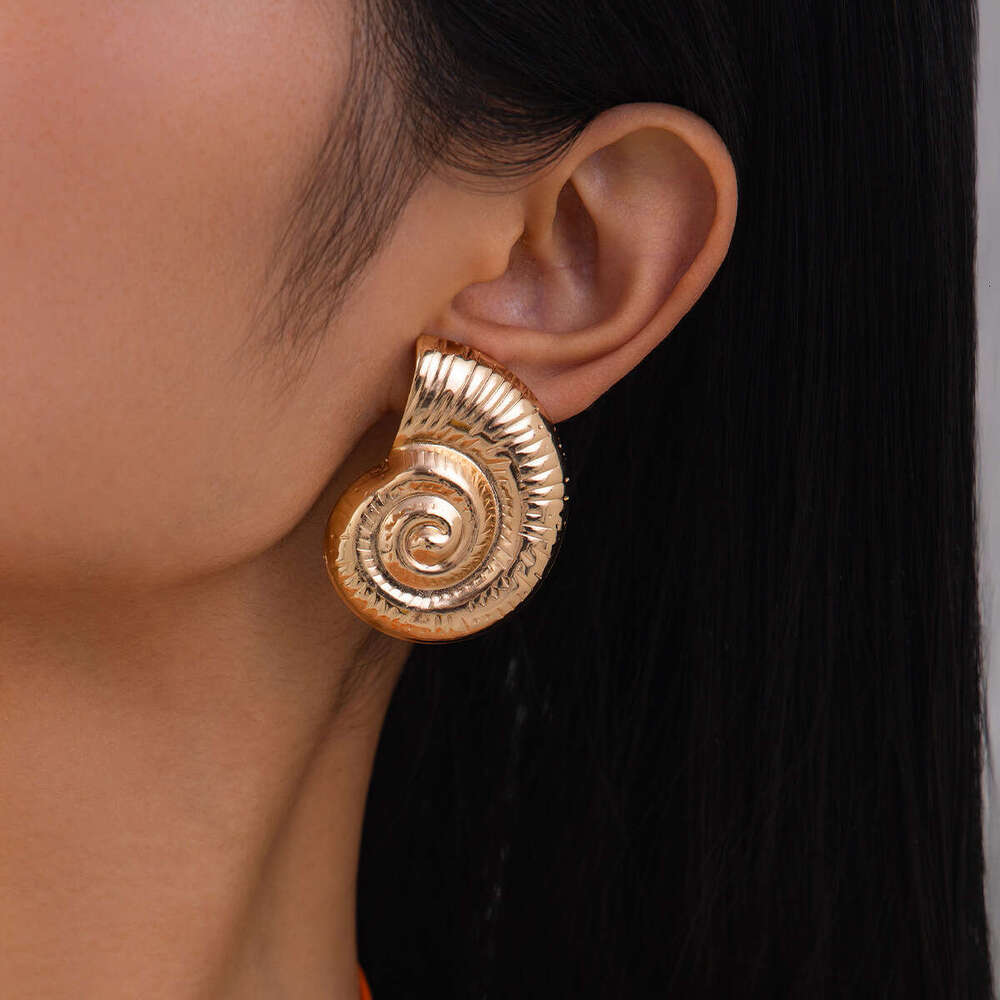 Vintage Minimalist Conch Shaped Metal Earrings Exaggerated Hollow Design for Vacation and Everyday Style