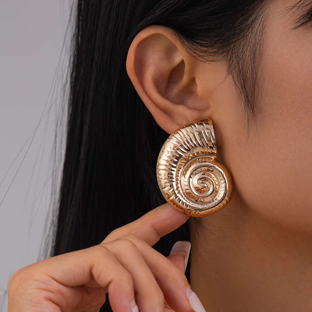 Vintage Minimalist Conch Shaped Metal Earrings Exaggerated Hollow Design for Vacation and Everyday Style