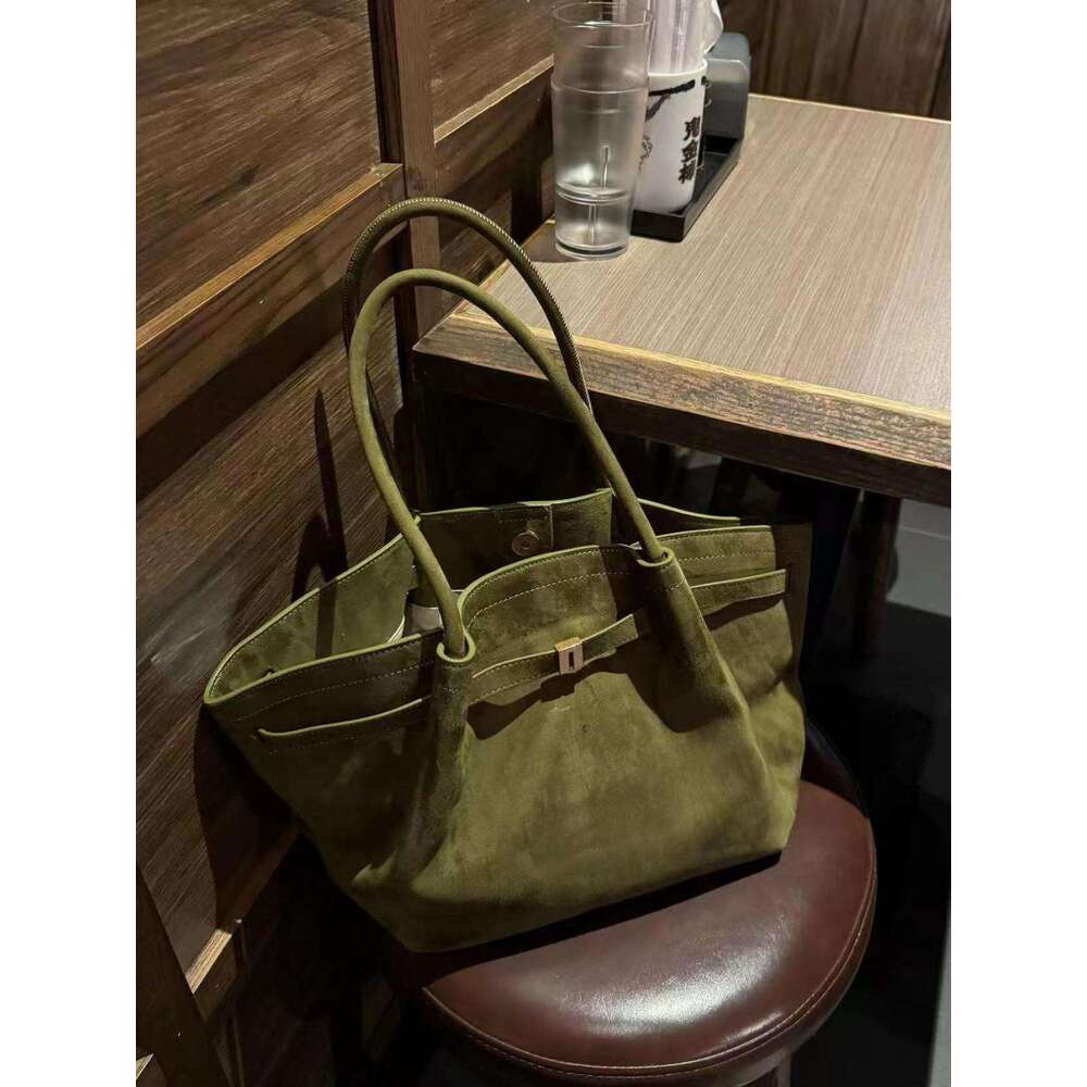 2025 autumn winter new versatile frosted hand-held tote bag fashionable niche green large capacity armpit bag