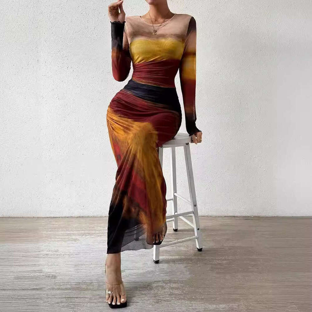 Halter Whit Maxi Dresses A Small Amount Of Contrasting Color Rendering With High End Pleats Sexy Tight Fitting Round Neck Dress Customization Prom Sex