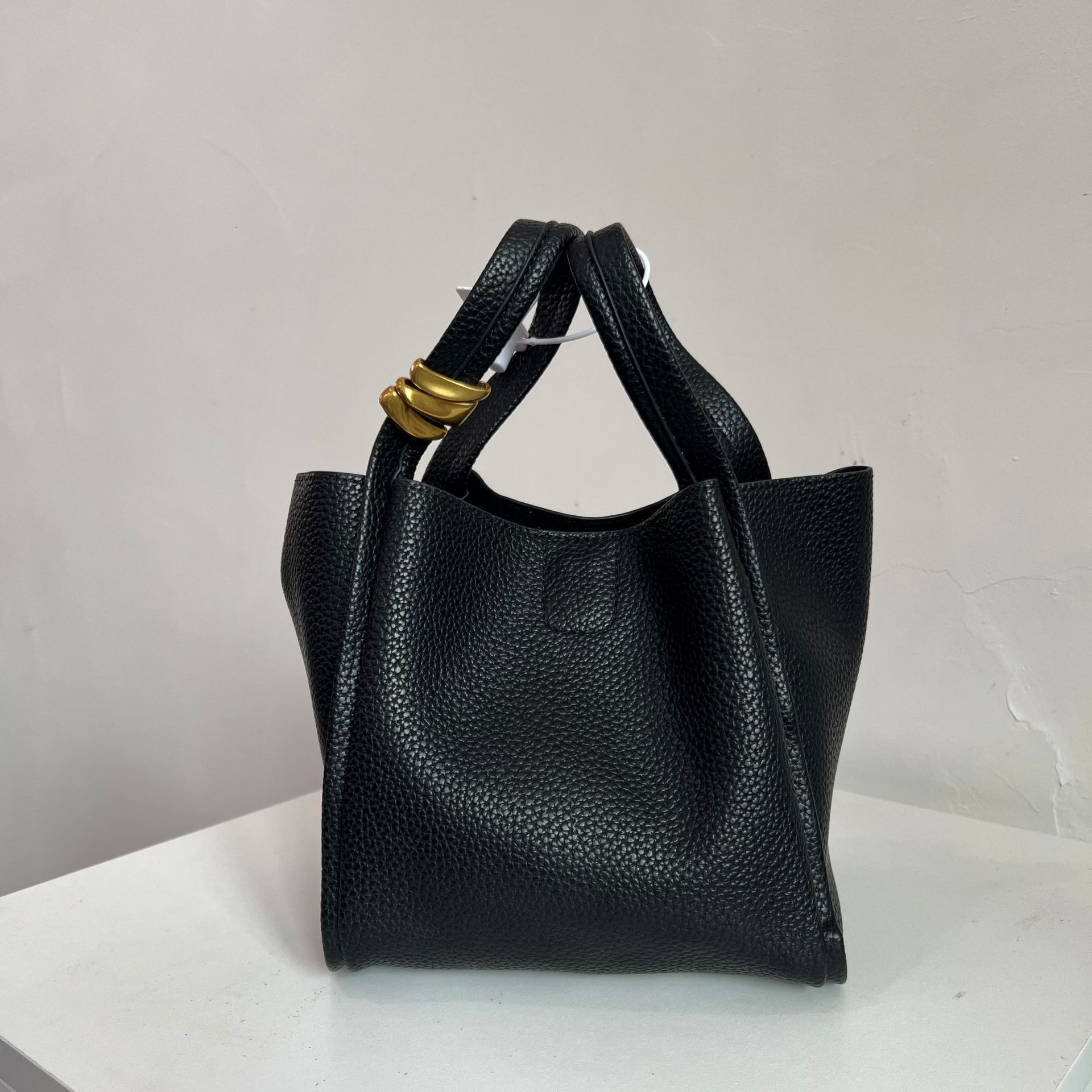 Free Shipping Designer Bag Bucket Spring New Fashion Handbag Simple And Versatile Soft Leather Shoulder High-end Sensory Communication Bag Crossbody B