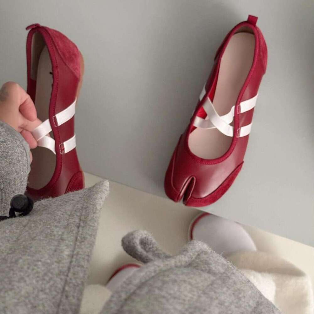 French cross toed pig trotter women, spring 2025 new leather flat ballet shoes, Mary Jane single shoes for women