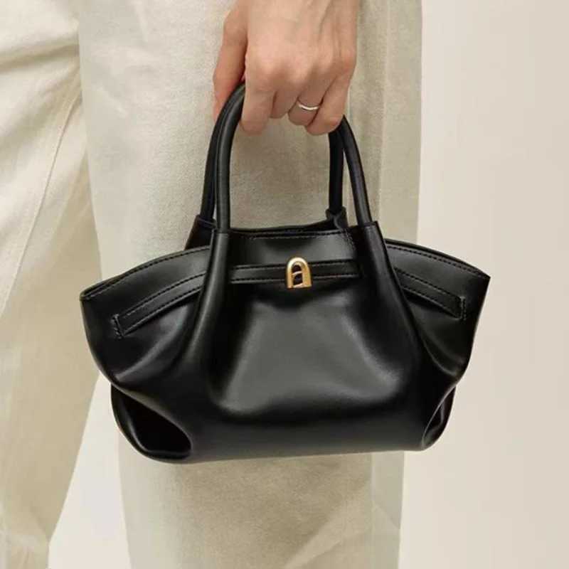 High-end Leather Dumpling Bag All-match Fashion Red Basket Bag Luxury Brand Gold Button Designer Shoulder Commuter Retro Handbag Z250523