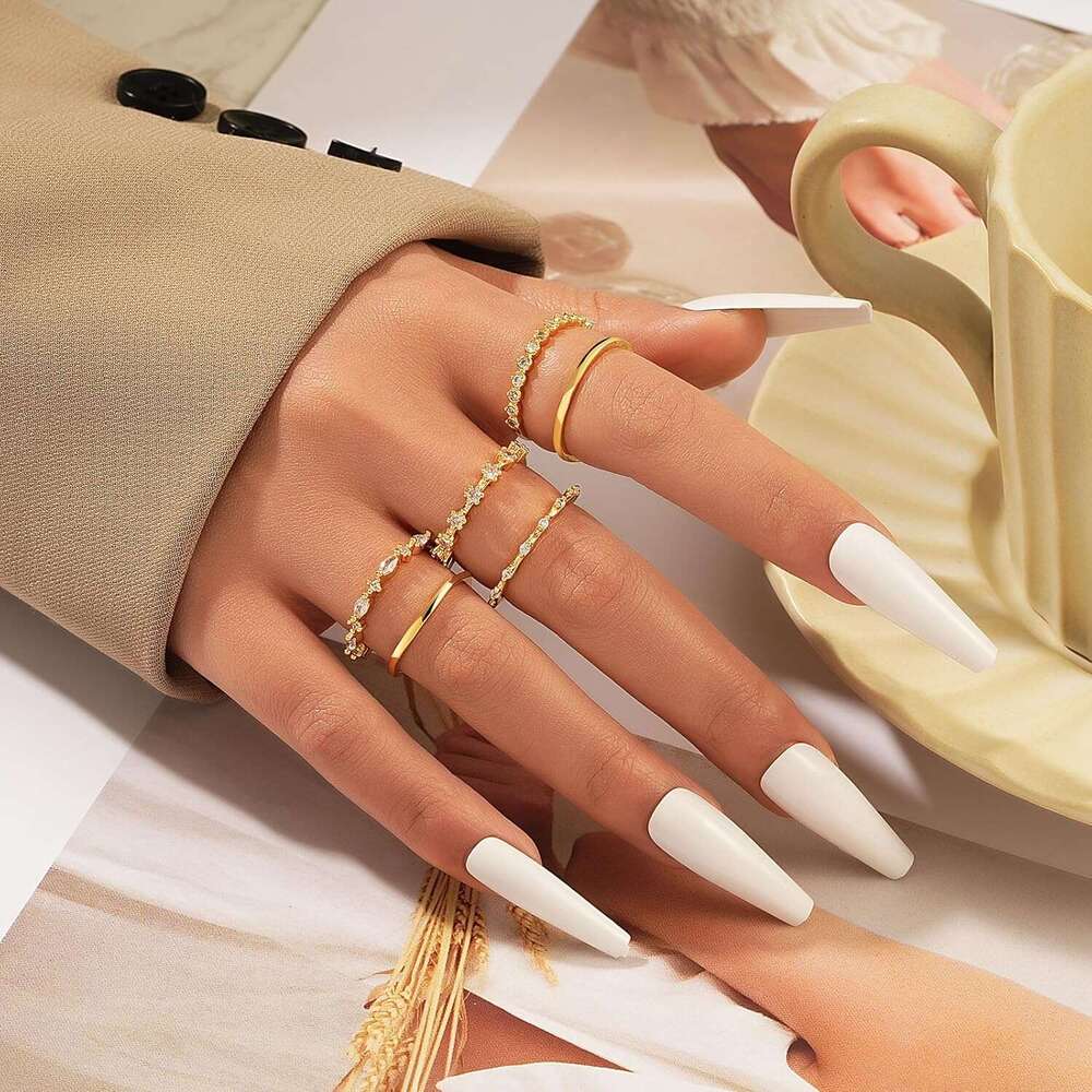 Women's does not change color, 14k gold-plated stacked cubic zirconia thumb ring, exquisite stackable gold finger joint ring set size 6-10