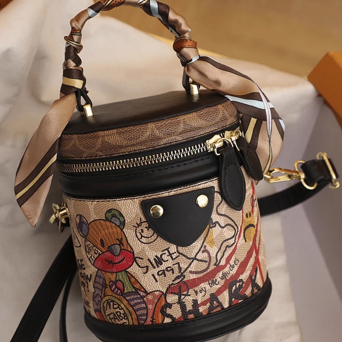 2025 New Outdoor Style Luxury Free Delivery Designer Bag ZR Bucket For Women New Graffiti Rich Cylinder Premium Handheld Women's Crossbody Small 
