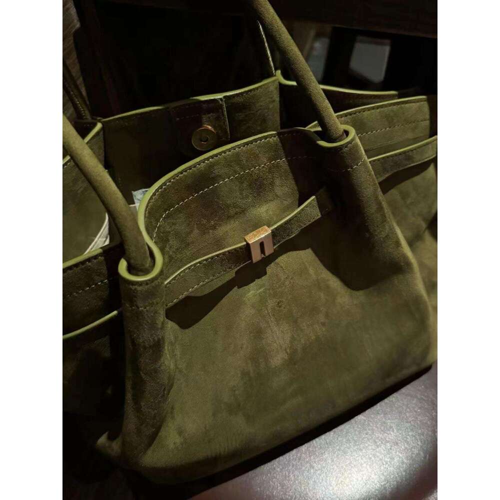 2025 autumn winter new versatile frosted hand-held tote bag fashionable niche green large capacity armpit bag