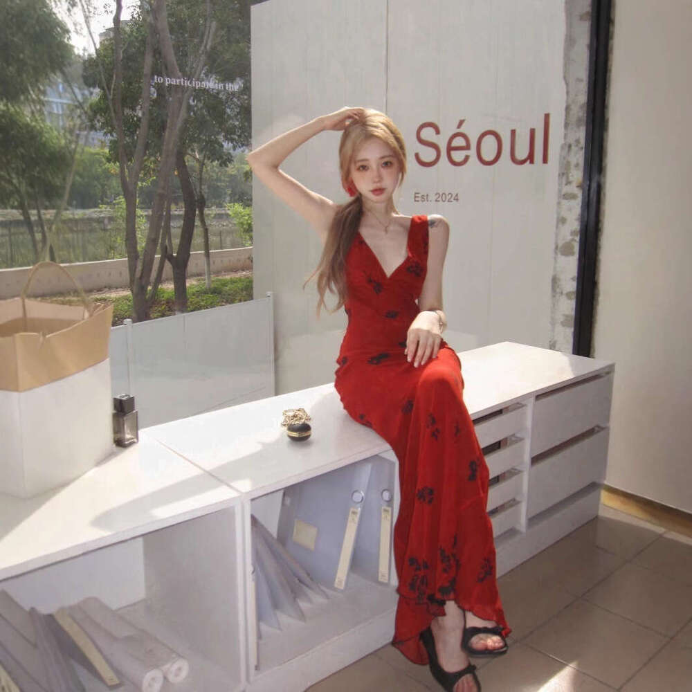 Halter Whit Maxi Dresses Temperament Red Camisole Dress For Women In Summer V Neck Printed Dress Slim Fit Waist Wrap Buttocks Fish Tail Long Skirt Pro