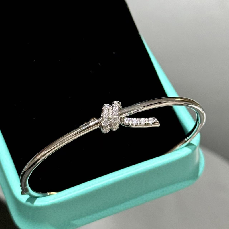 Charm Bracelets Luxury designer bracelet Womens Mens Double Knot Bangles Designer Braceletes Punk Accessories Fashion Braclets Valentine Day Cuff Bracelets