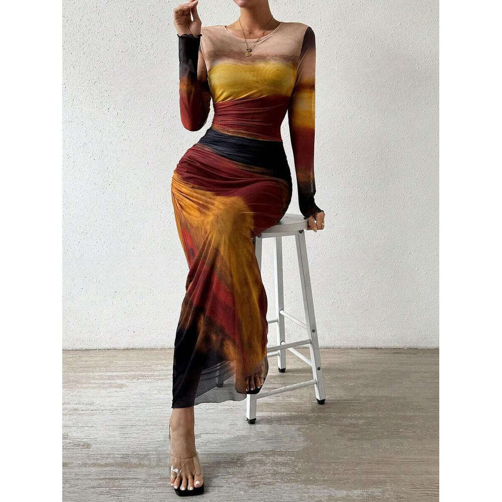 Halter Whit Maxi Dresses A Small Amount Of Contrasting Color Rendering With High End Pleats Sexy Tight Fitting Round Neck Dress Customization Prom Sex