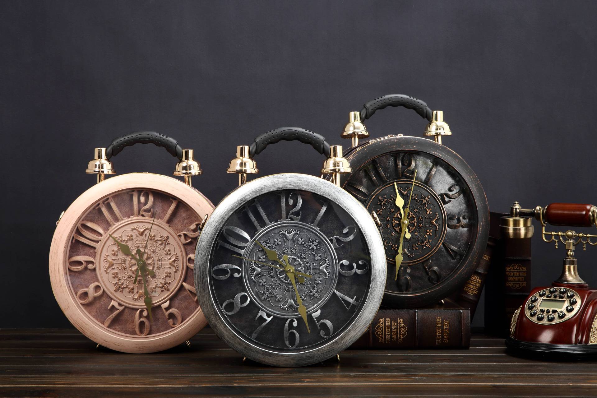 Roman retro personalized clock handbag, creative antique round clock shaped diagonal cross bag