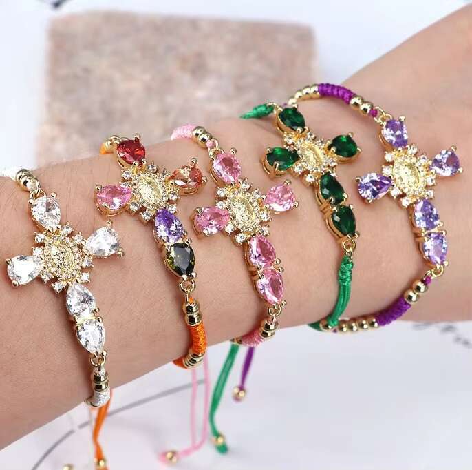 DHCollections Handmade Star Charm Bracelet Adjustable 18K Gold Plated Lucky Crystal Jewelry for Women