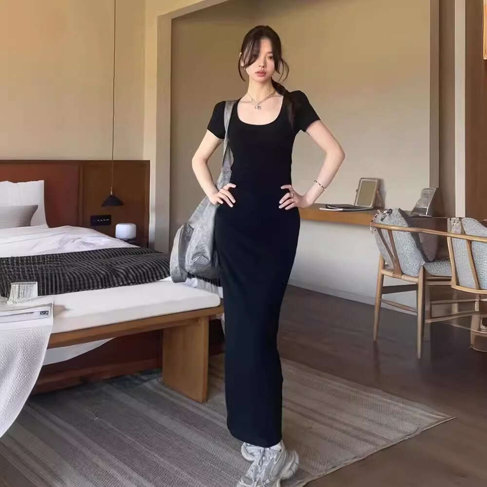 Halter Whit Maxi Dresses Pure Desire Style Backless Short Sleeved Dress Womem Summer Collection Waist Cinching Slimming Design Spicy Girl Long Skirt P