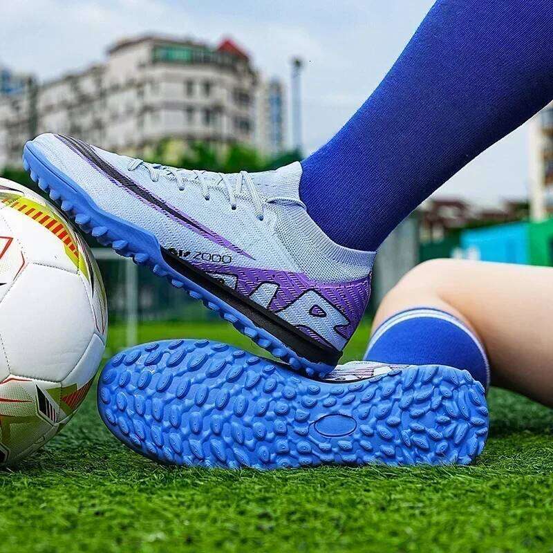New Men Soccer Shoes Hot-selling Football Boots Mid-top Non-Slip Cleats FG/TF High-quality Match Sneakers Futsal Indoor
