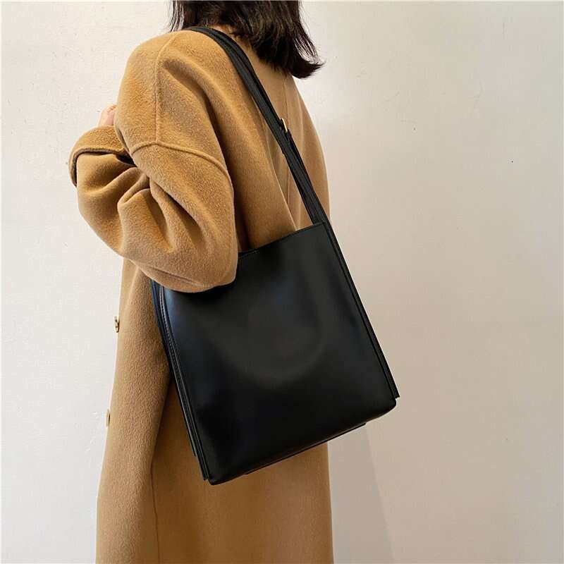 Vintage Minimalist Large Capacity Faux Leather Shoulder Tote Bag