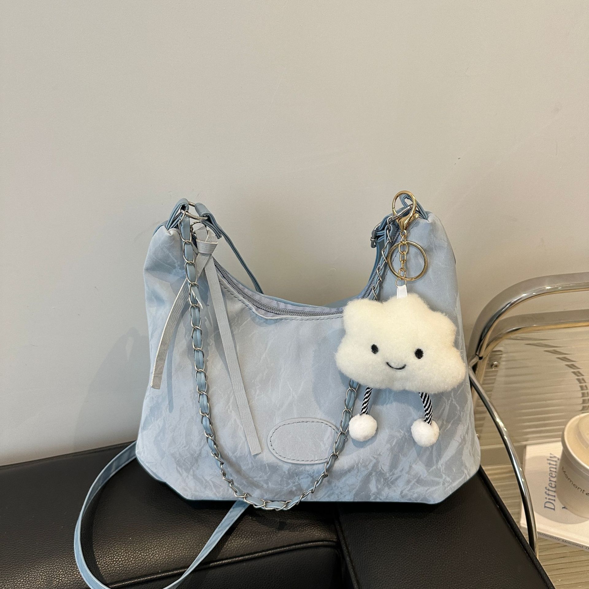 Leisure large capacity women s new summer commuting fashion fashion shoulder fashion bag designer women s shoulder bag fashion handbag