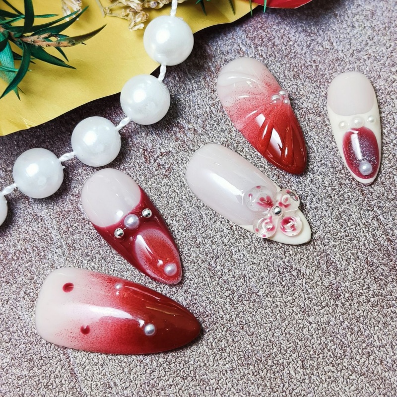10pcs Handrawn 3D Flowers Handmade Press-on nails Medium Almond Nails Bundle Elegant Sweet Pearl Finished nail stickers Free storage box jelly glue na