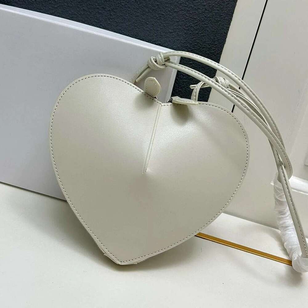 Brand Designer Women's 2025 Trend New Heart For Sac De Luxe Femme Bag Love Peach Heart Mini Crossbody Bag