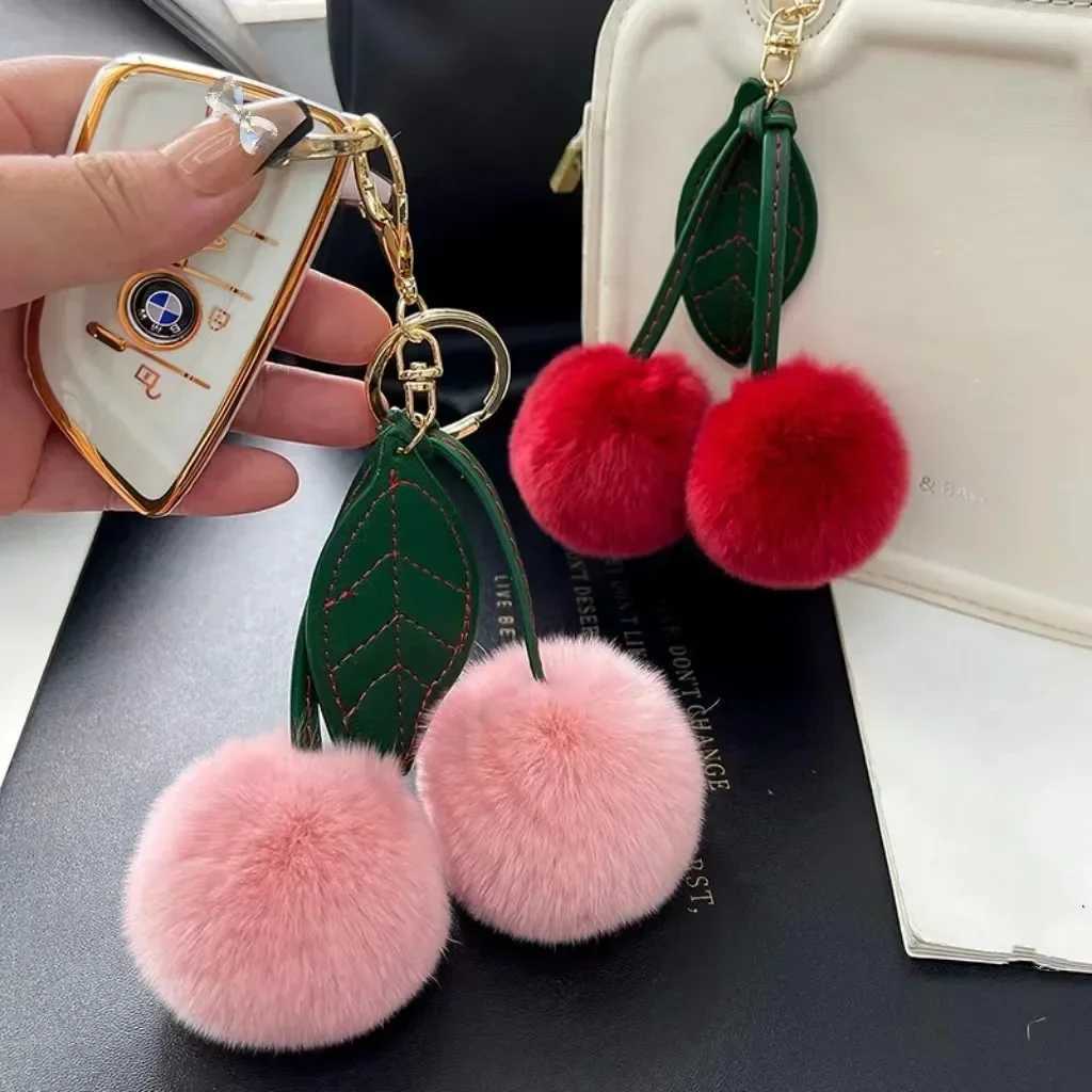 Real Otter Rabbit Hair Cherry Car Keychain Pendant Net Red INS Cute Plush Ball Bag Pendant Birthday Gift Schoolbag Travel W250526