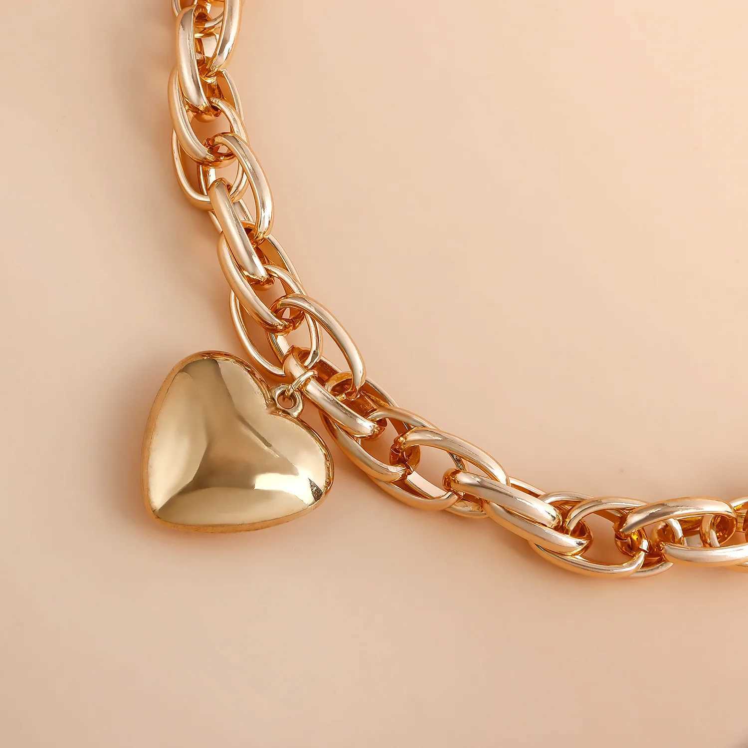 UK High Quality Punk Big Heart Pendant Necklace Women Fashion Statement Chunky Heavy Chain Grunge Jewelry Steampunk Men XJ250524