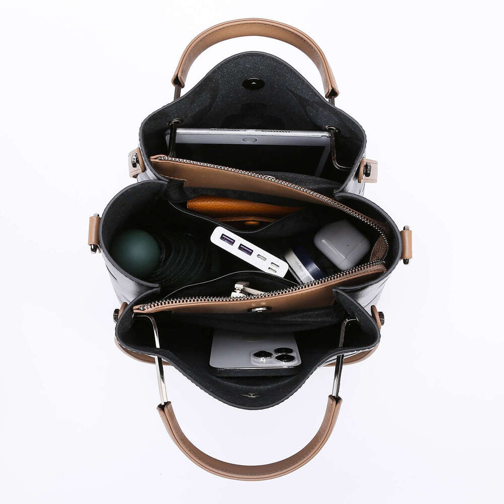 Bucket fashionable commuting tote new high-end women's bag, large capacity single shoulder handbag