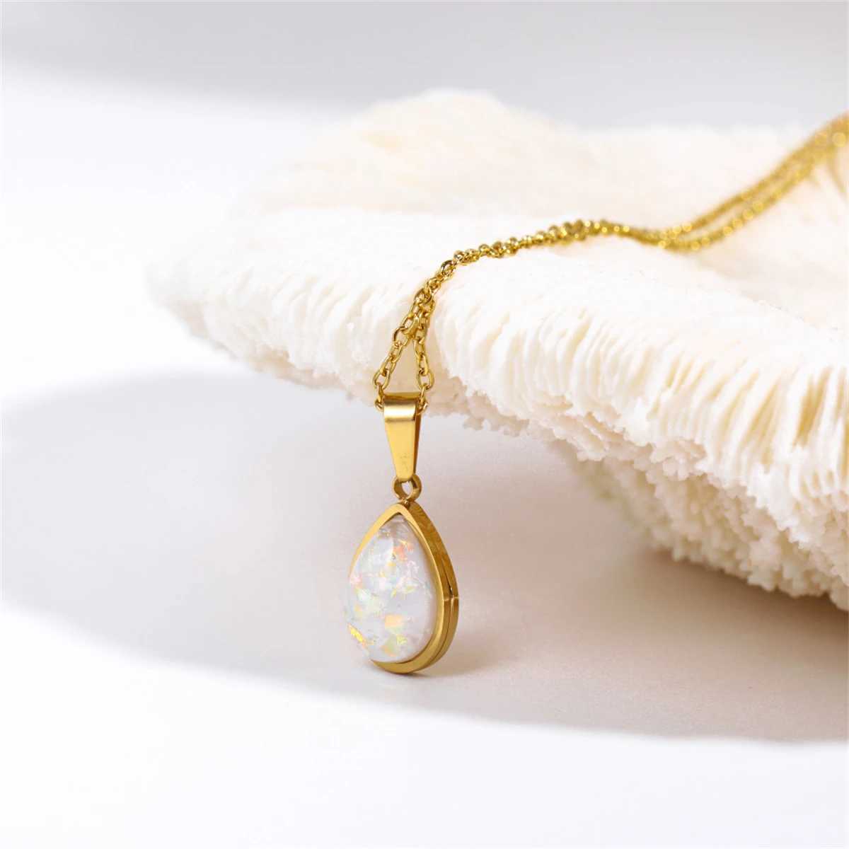 Water droplet pendant necklace stainl steel inlaid with imitation opal opal pendant sweater chain gold-plated XJ250524