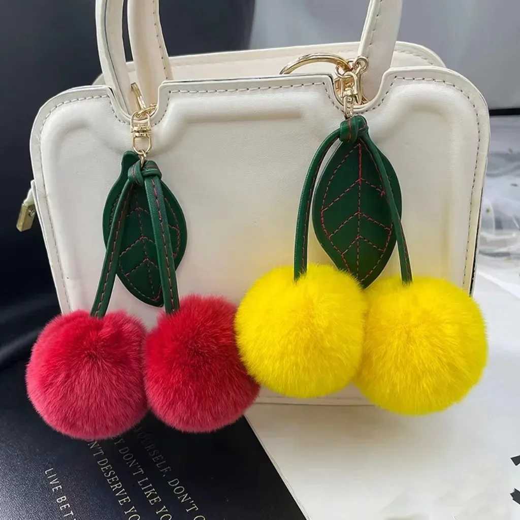 Real Otter Rabbit Hair Cherry Car Keychain Pendant Net Red INS Cute Plush Ball Bag Pendant Birthday Gift Schoolbag Travel W250526