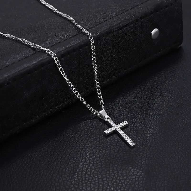 Hot Selling Jewelry Cross Pendant Necklace With Zircon Fashionable And Personalized Design Popular Hip Hop Neck Chain XJ250524