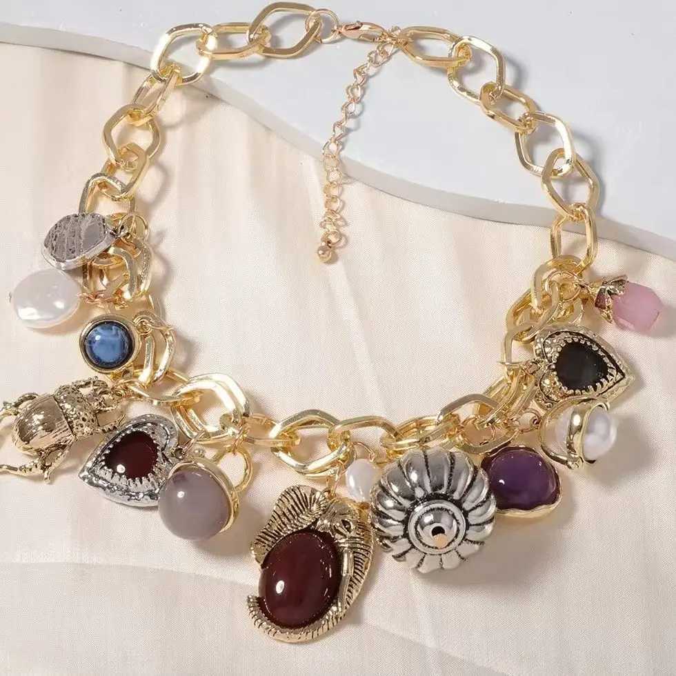 Features New Personalized Retro Fashion Multiple Pendant Necklace XJ250524