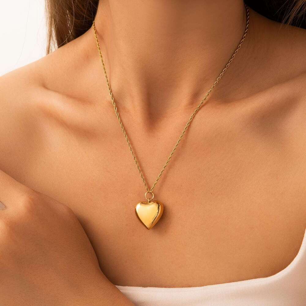 Heart necklace for women, fluffy heart shaped pendant 14K gold-plated simple snake chain gold layered necklace, fashionable jewelry