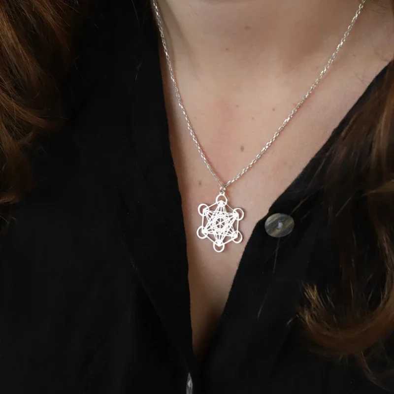 Stainless Steel Metatron Necklace Sacred Geometry Metatron Cube Pendant Religious Symbol Metion Charm Necklace Gift for Mom XJ250524