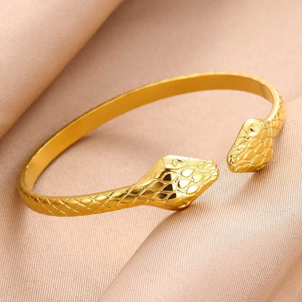 Stainless Steel Snake Bangle Bracelet For Women Vintage Gold Color Aesthetic Charm Bracelet Daily Wear Jewelry Gift mujer XJ250524