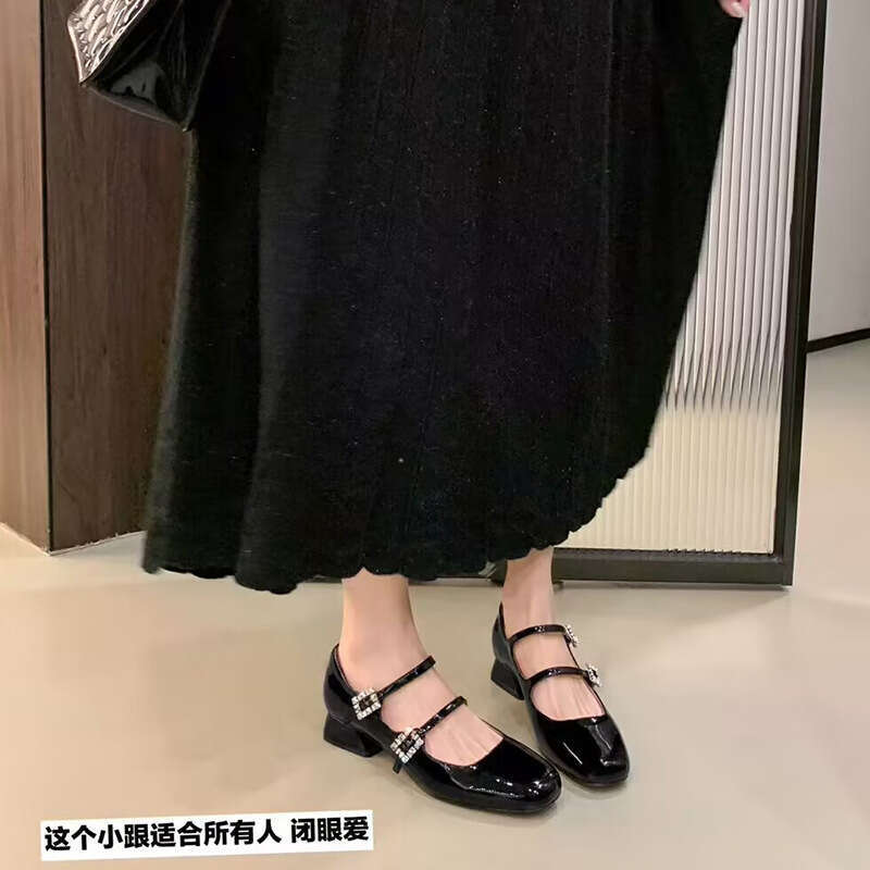 Su Yinyin's French style single shoe for women with shallow toe, genuine leather rhinestone buckle, thick heel, exquisite silver Mary Jane shoes