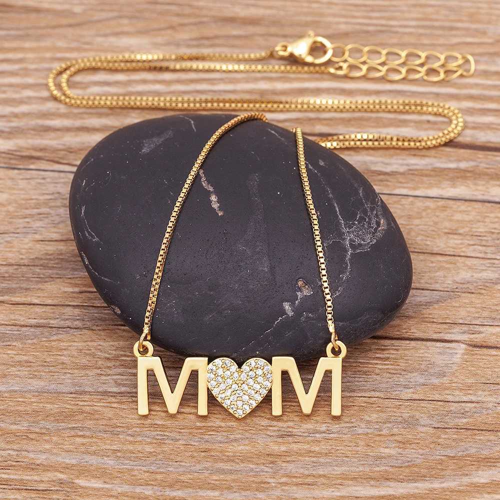 Nidin Luxury Fashion Letter MOM Inlaid Crystal Pendant Necklace Mothers Birtay Gift Woman Neck Anniversary JewelryXJ250524