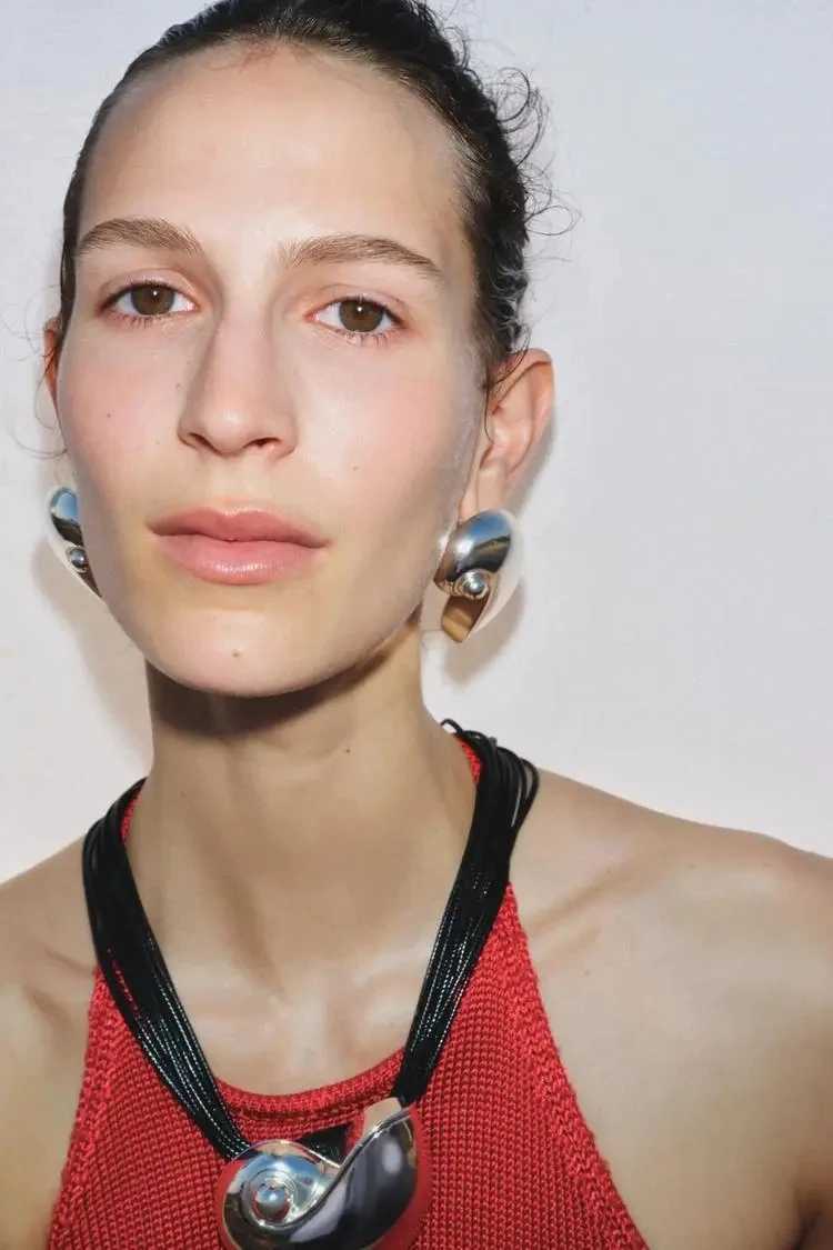 HUANZHI Alloy Conch Pendant Necklace for Women Girls Exaggerated Tren Metal Ocean Style Fashion Accories 2024 New XJ250524