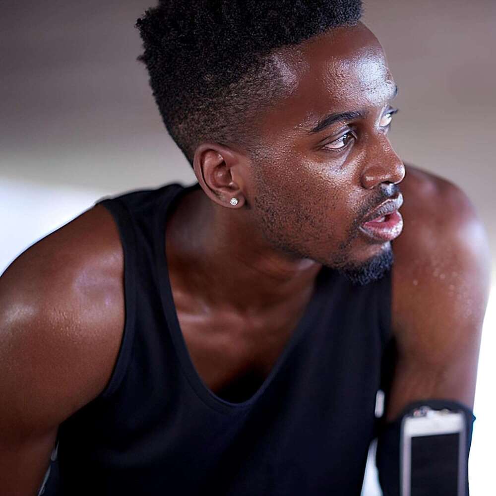 4 pairs of stainless steel magnetic earrings for men and women, non perforated CZ 4-7MM