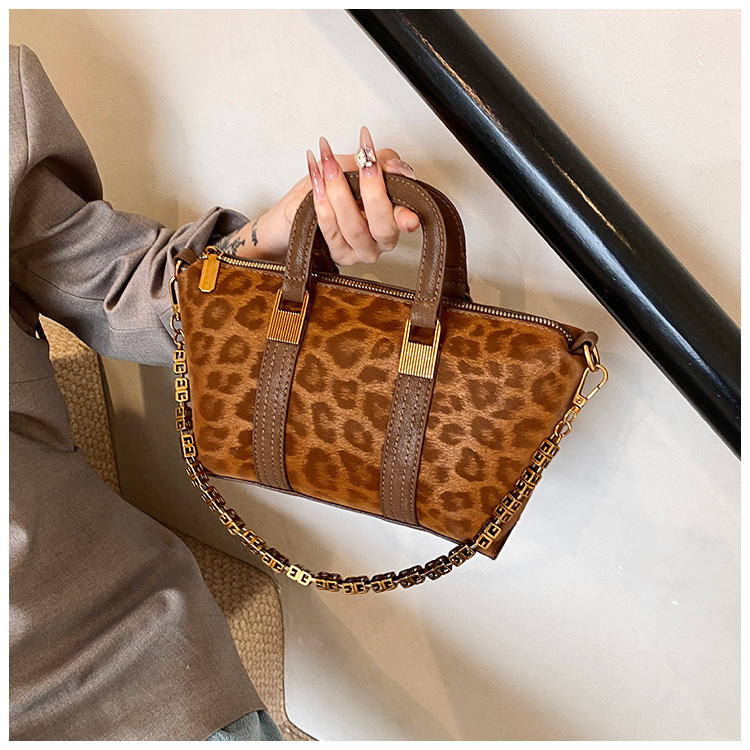 Free shipping new designer shoulder bags handbag Fashion Bags flap leopard print Underarm messenger bag