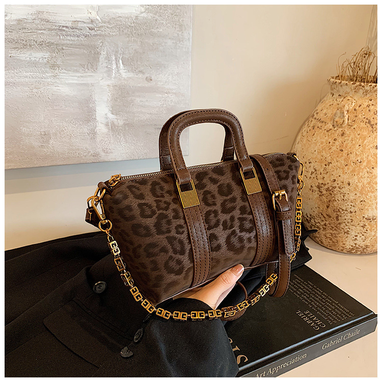 Free shipping new designer shoulder bags handbag Fashion Bags flap leopard print Underarm messenger bag