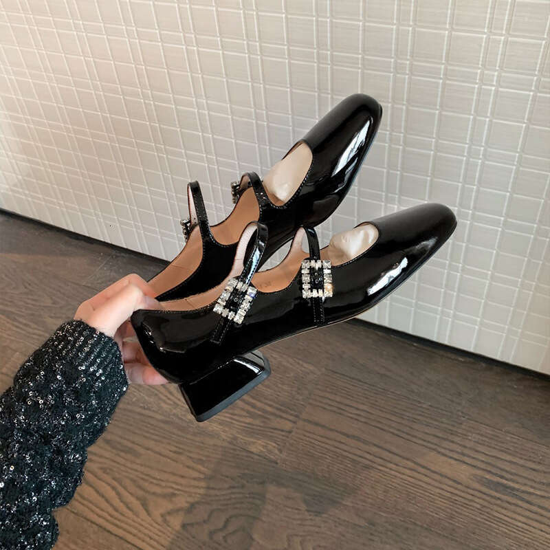 Su Yinyin's French style single shoe for women with shallow toe, genuine leather rhinestone buckle, thick heel, exquisite silver Mary Jane shoes