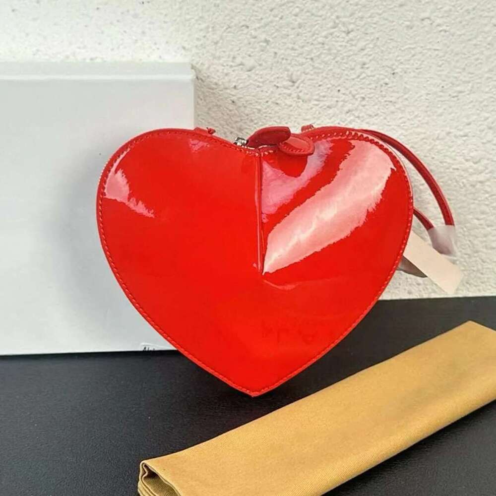 Brand Designer Women's 2025 Trend New Heart For Sac De Luxe Femme Bag Love Peach Heart Mini Crossbody Bag