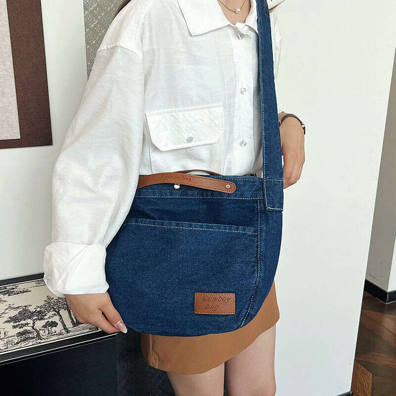 denim bags Cowboy cloth for women 2025 new simple casual college student crossbody bag fashionable hand-held shoulder bag