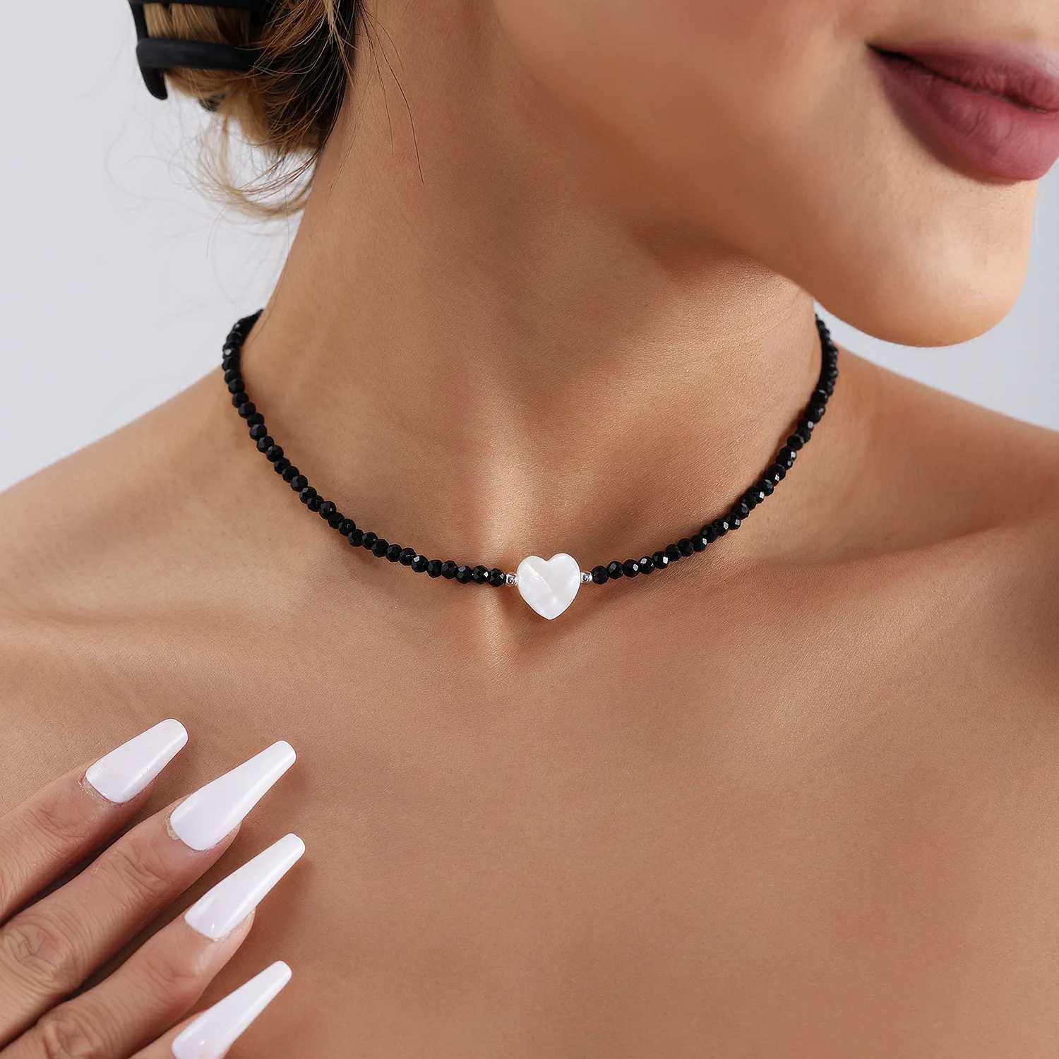 Simple Black Beads Necklace with Cross Pendant Female Jewelry Luxury Rhinestone Choker Necklaces Women Ladies Party Necklace XJ250524
