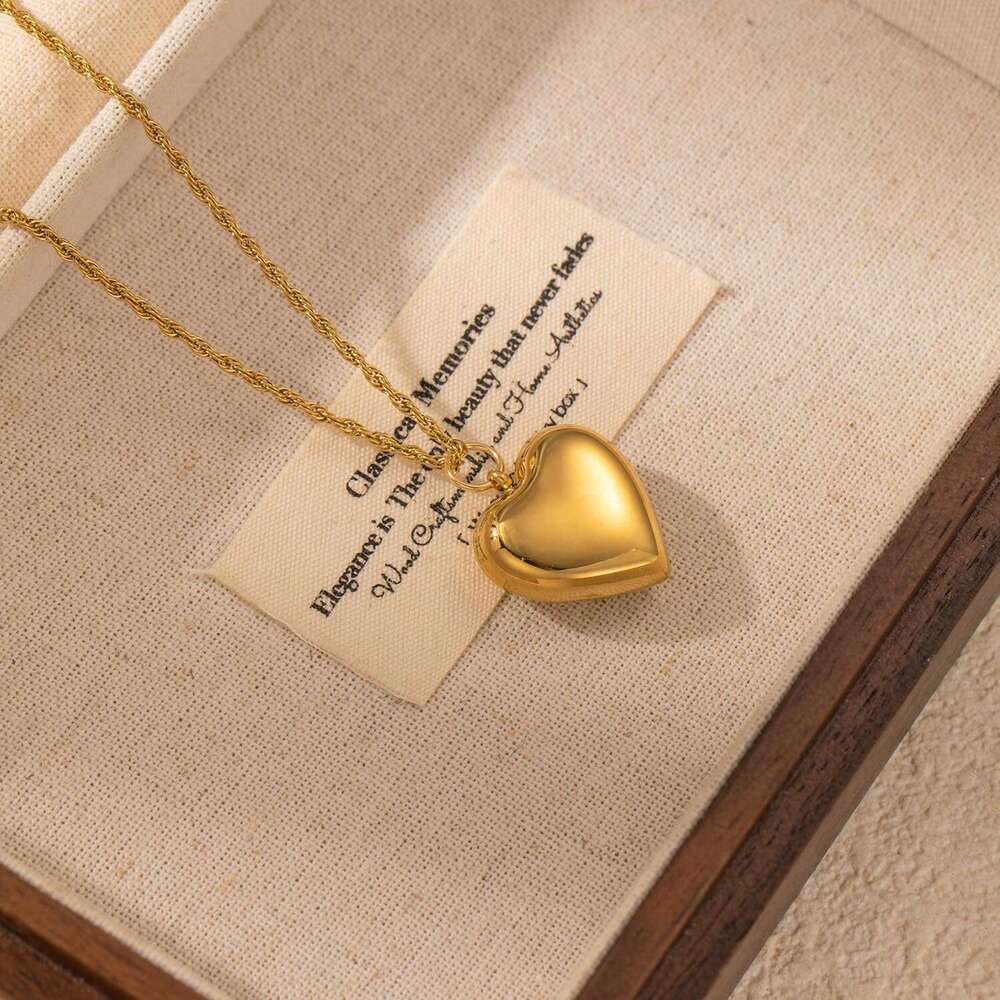 Heart necklace for women, fluffy heart shaped pendant 14K gold-plated simple snake chain gold layered necklace, fashionable jewelry